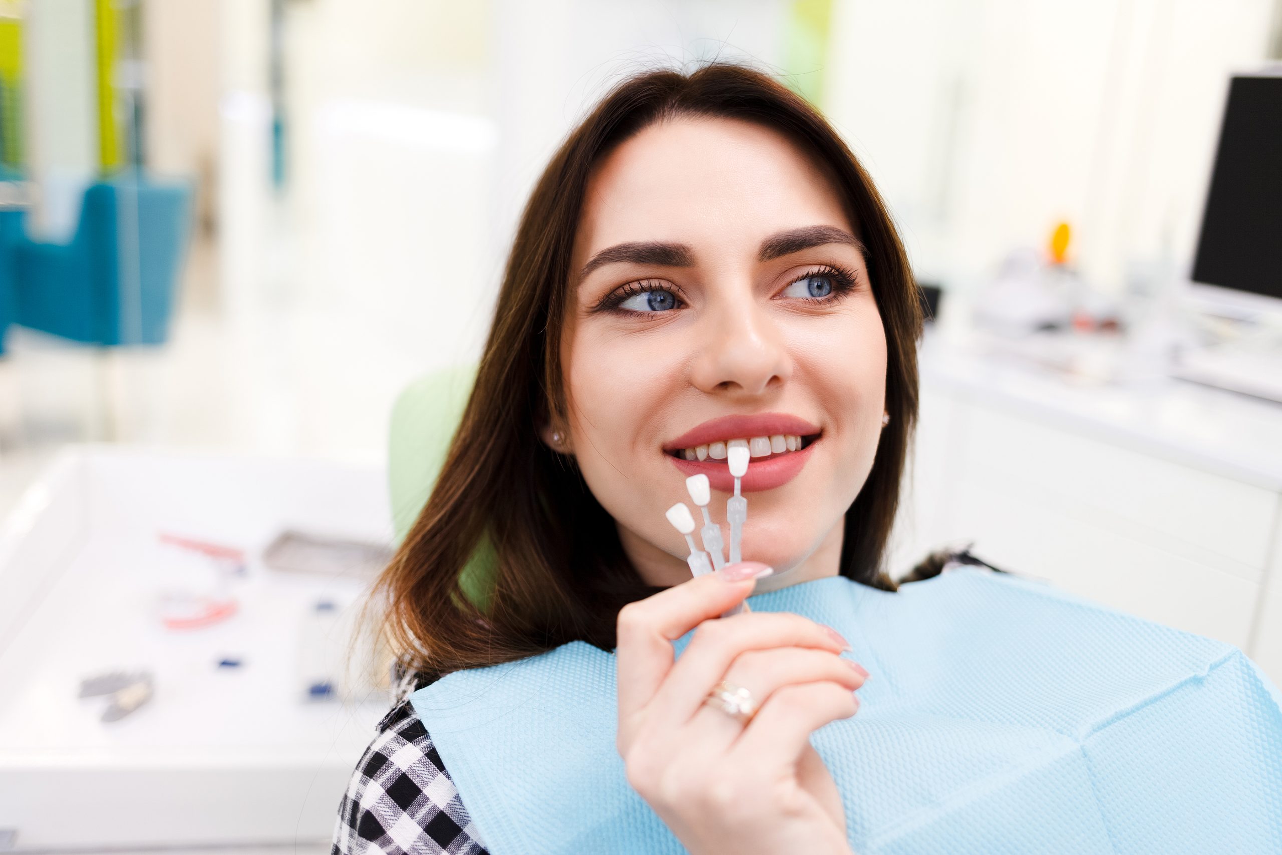 Dental Bonding vs Dental Veneers